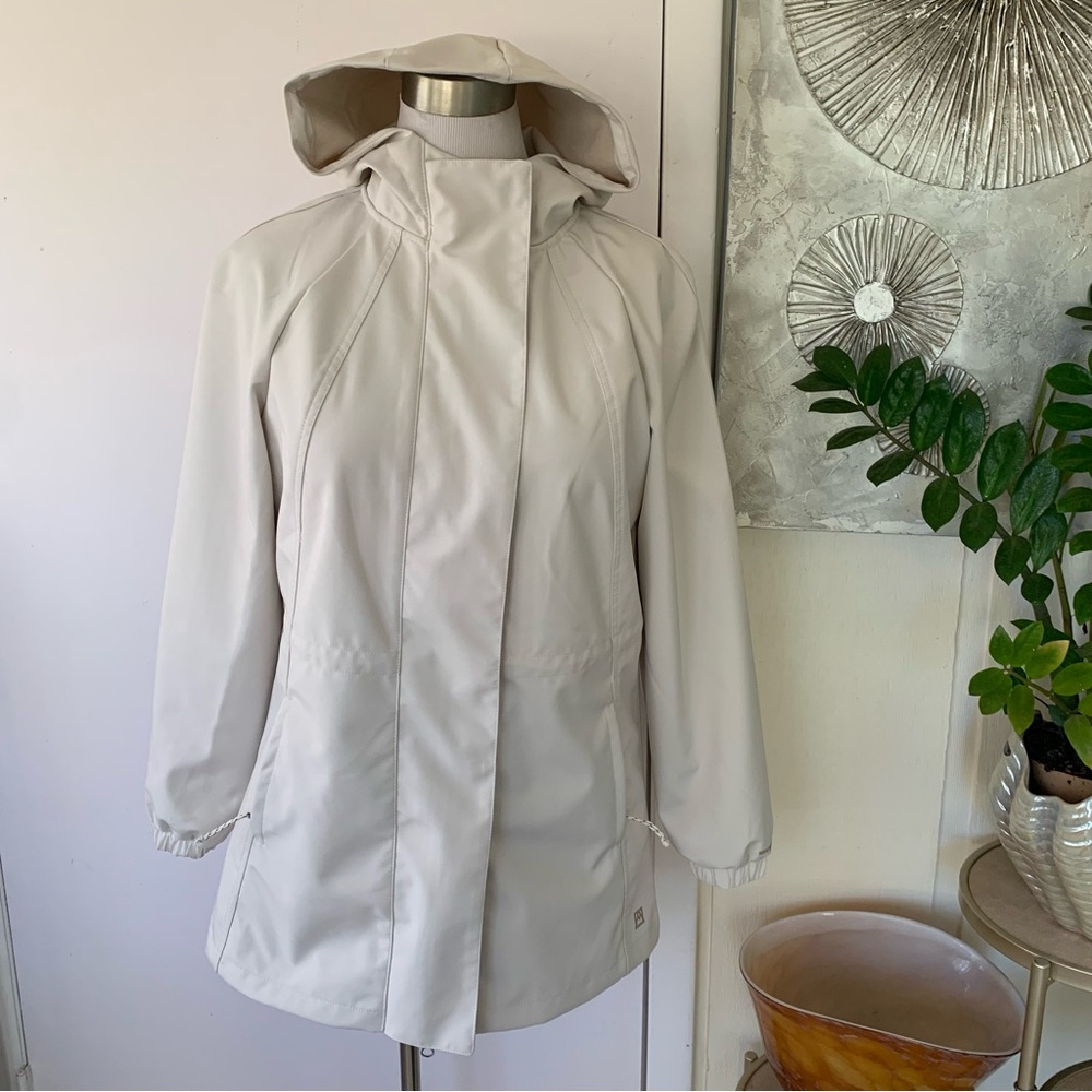 NWT Avalanche Water Resist 100% Polyester 3/4 Rain Coat  Size M